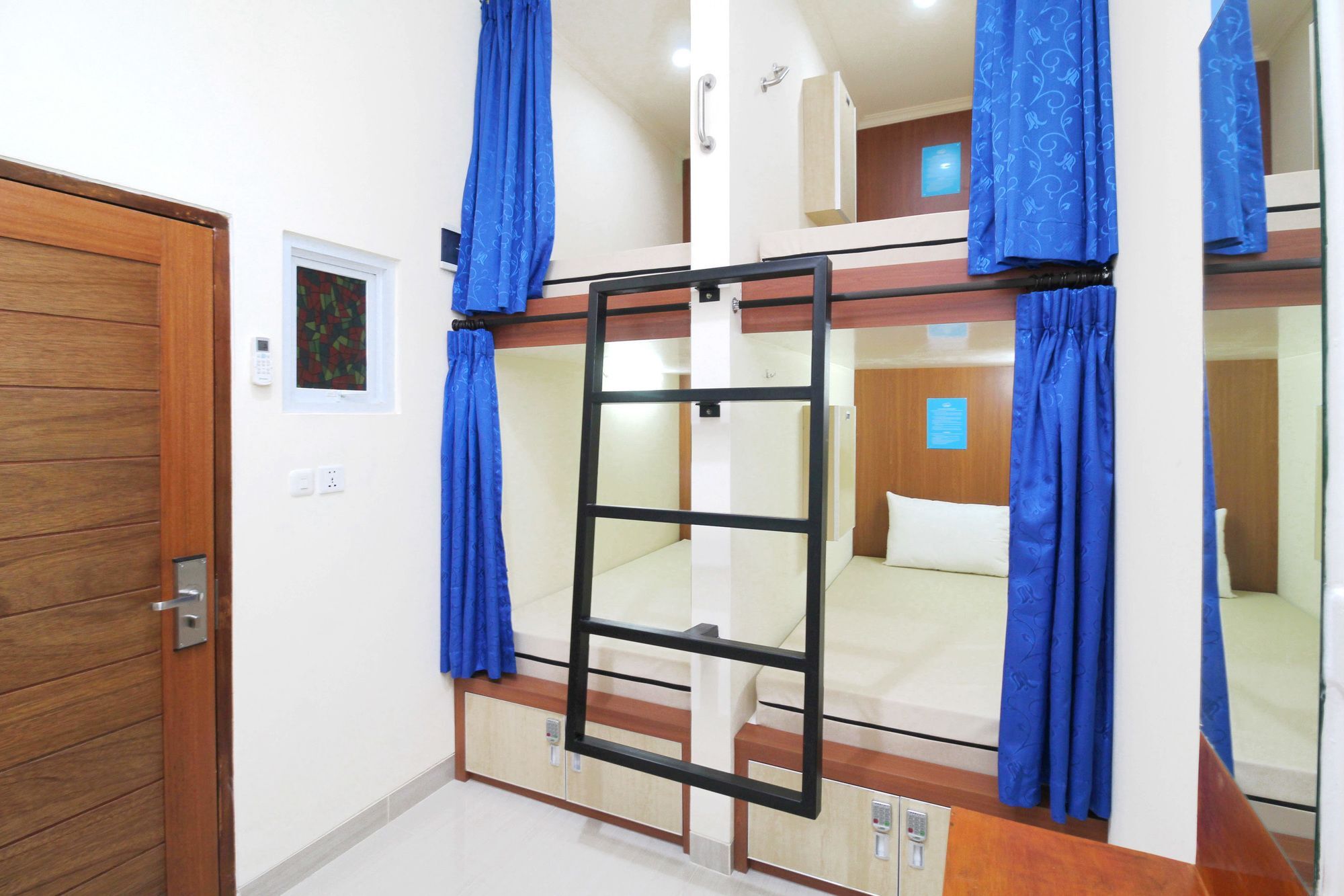 Sky Inn Glodok 1 Джакарта Экстерьер фото
